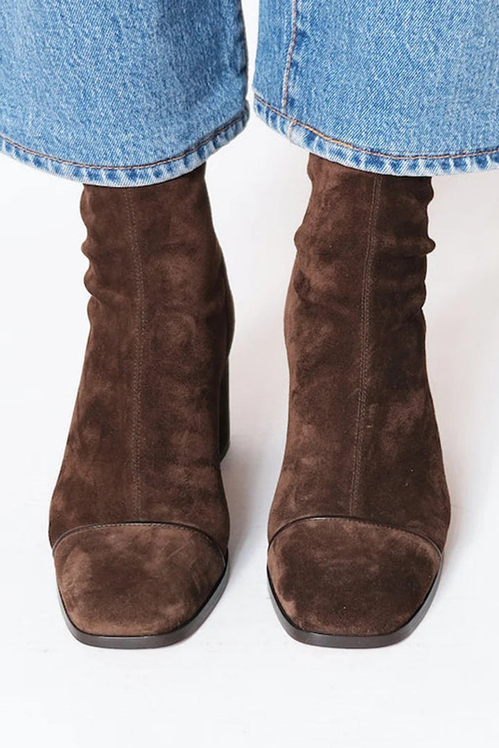 FAERELUNE – SQUARE TOE HEELED BOOTS