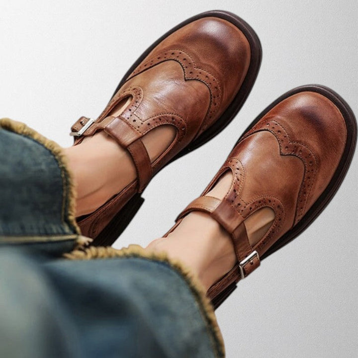Clara - Timeless Mary Janes