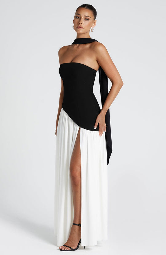 LOTTIE – RADIANT STRAPLESS EVENING GOWN