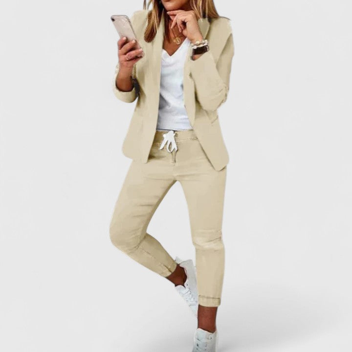 Sarynthi - Sophisticated Suit