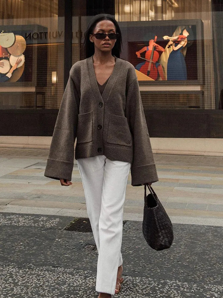 Zoe - Elegant V-Neck Cardigan