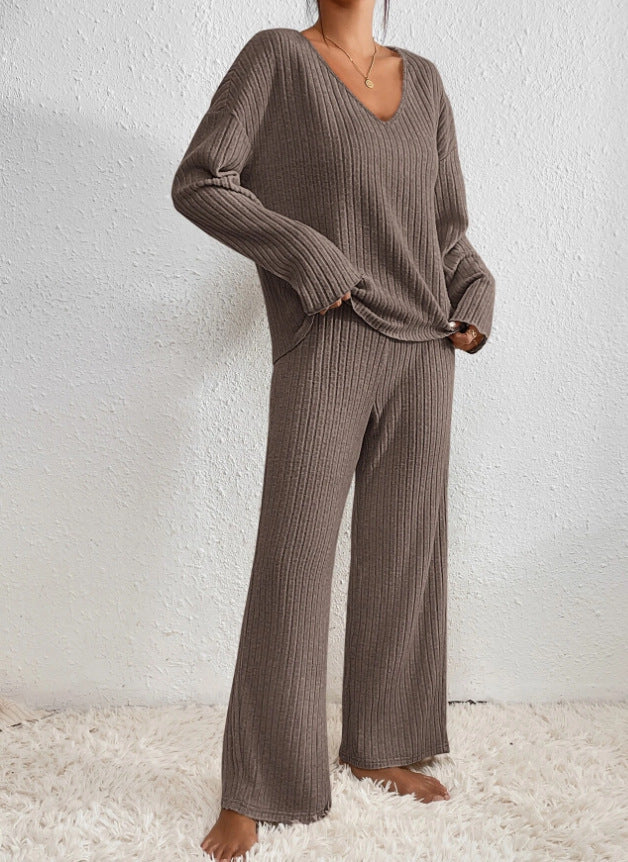 CALYNTHA – V-NECK KNIT TWO-PIECE SET