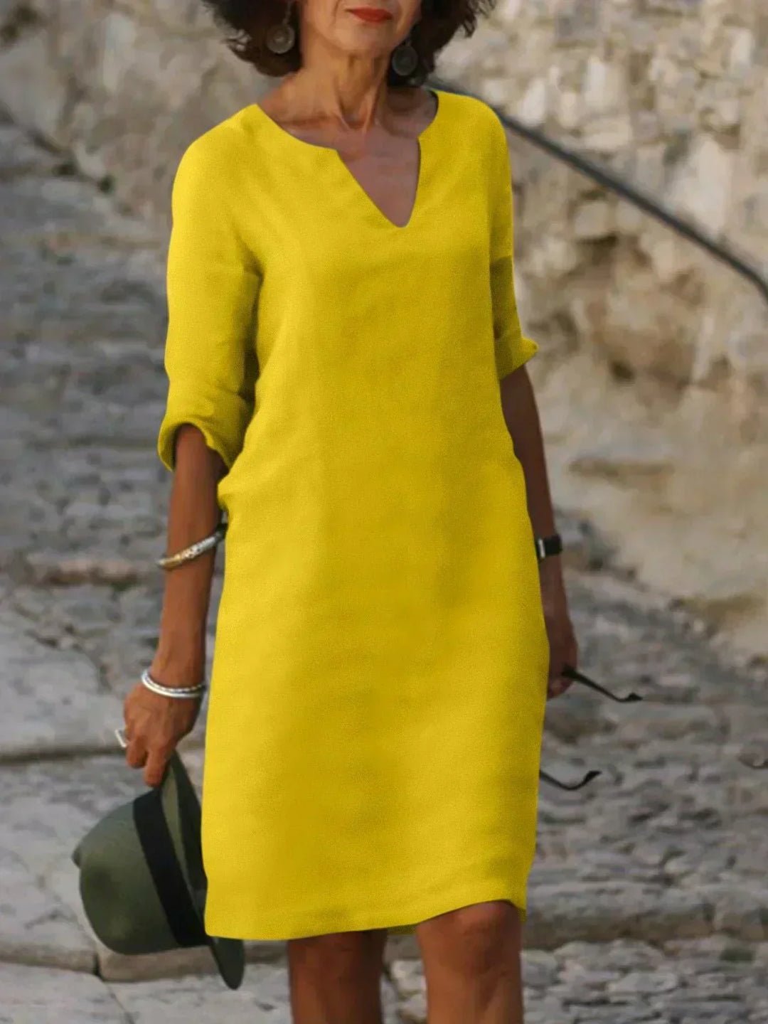 Emery – Elegant and Refined Tummy-Covering Dress